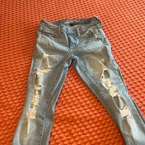 Universal Thread distressed Jeans